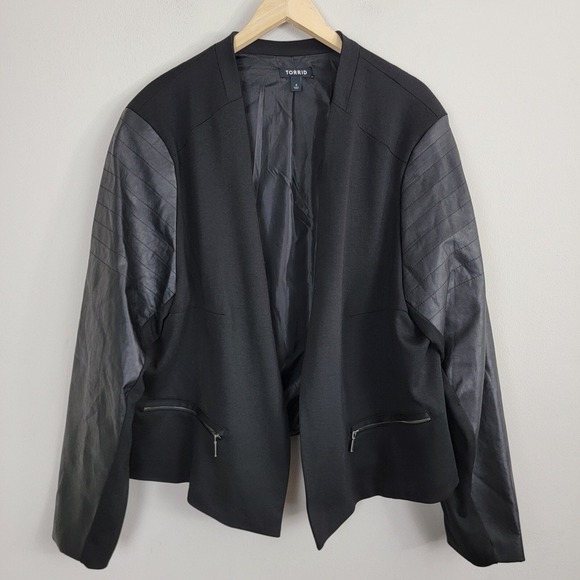 torrid Jackets & Blazers - Torrid Open Front Blazer Jacket Womens 4 Black Faux Leather Preppy Moto Pockets